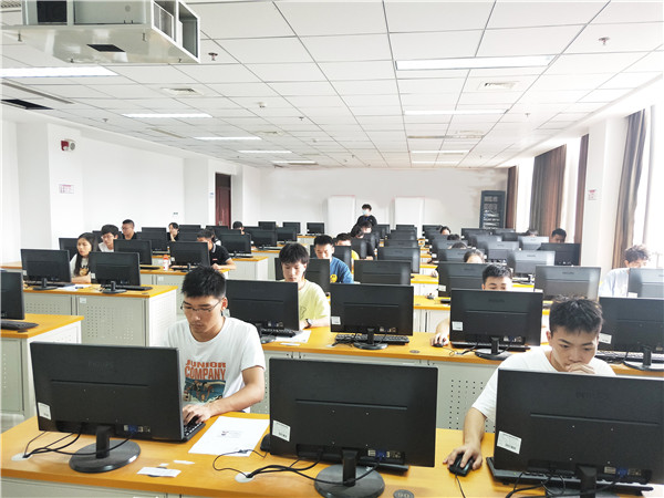 1+X Web前端開(kāi)發(fā)職業(yè)技能等級(jí)證書中級(jí)考試圓滿落幕，助推計(jì)算機(jī)技術(shù)開(kāi)發(fā)人才培養(yǎng)